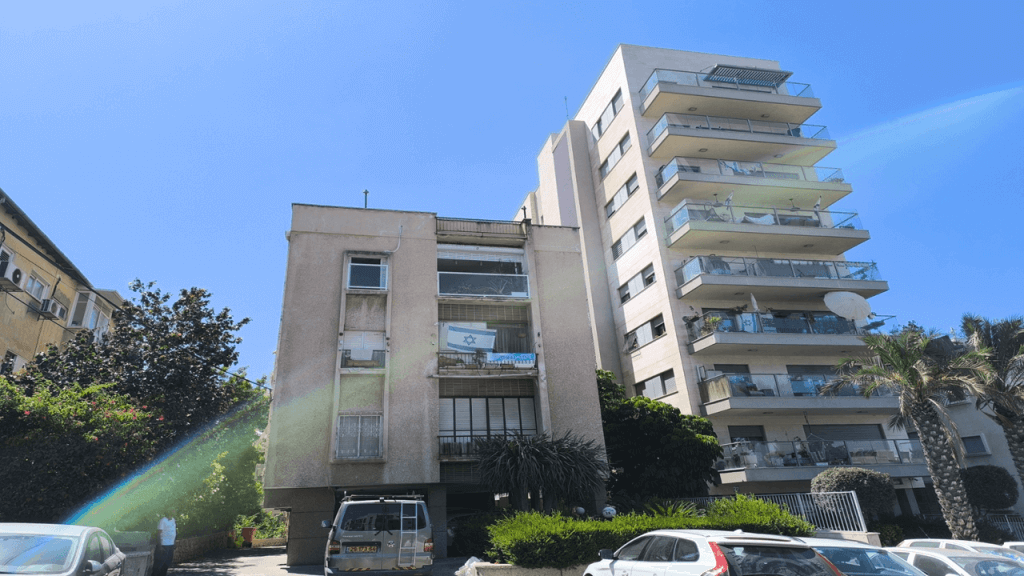דירה למכירה 5 חדרים ברחוב מעלה הצופים ברמת גן