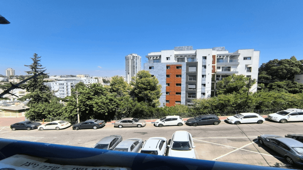 דירה למכירה 5 חדרים ברחוב מעלה הצופים ברמת גן