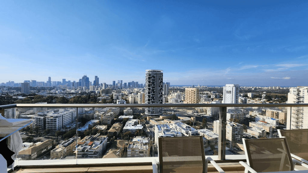 דירה למכירה 5 חדרים בשדרת התמרים ברמת גן