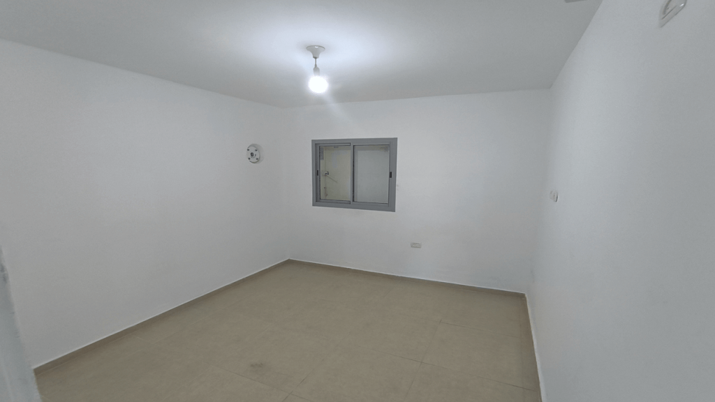 דירה למכירה בנווה יהושע ברמת גן 4 חדרים עם ממ"ד ומרפסת שמש