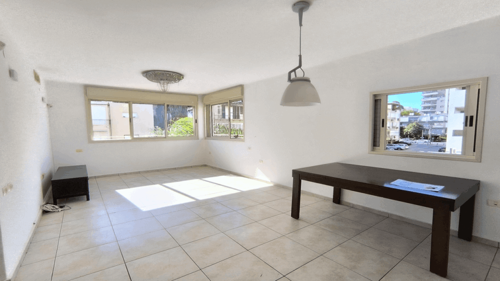 דירה למכירה ברמת גן 3.5 חדרים בנווה רם