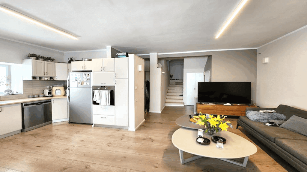 דופלקס 5 חדרים למכירה עם ממ"ד ברחוב ללא מוצא בשכונת נגבה ברמת גן