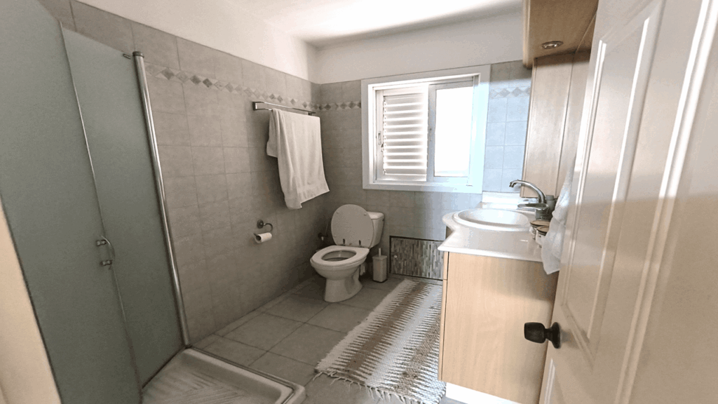 דופלקס 5 חדרים למכירה עם ממ"ד ברחוב ללא מוצא בשכונת נגבה ברמת גן